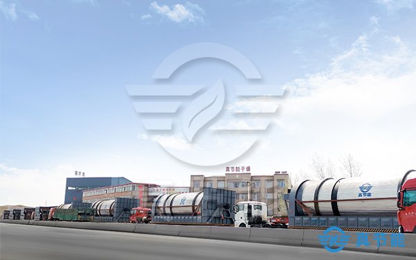 大型污泥干化機(jī)運(yùn)輸現(xiàn)場(chǎng)